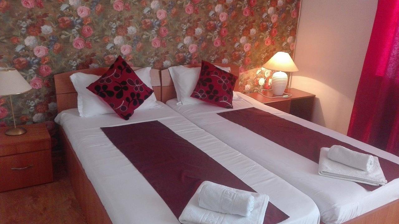 Casa Regala Ear Otel Craiova Dış mekan fotoğraf