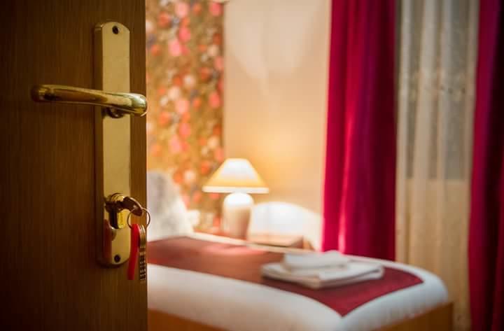 Casa Regala Ear Otel Craiova Dış mekan fotoğraf